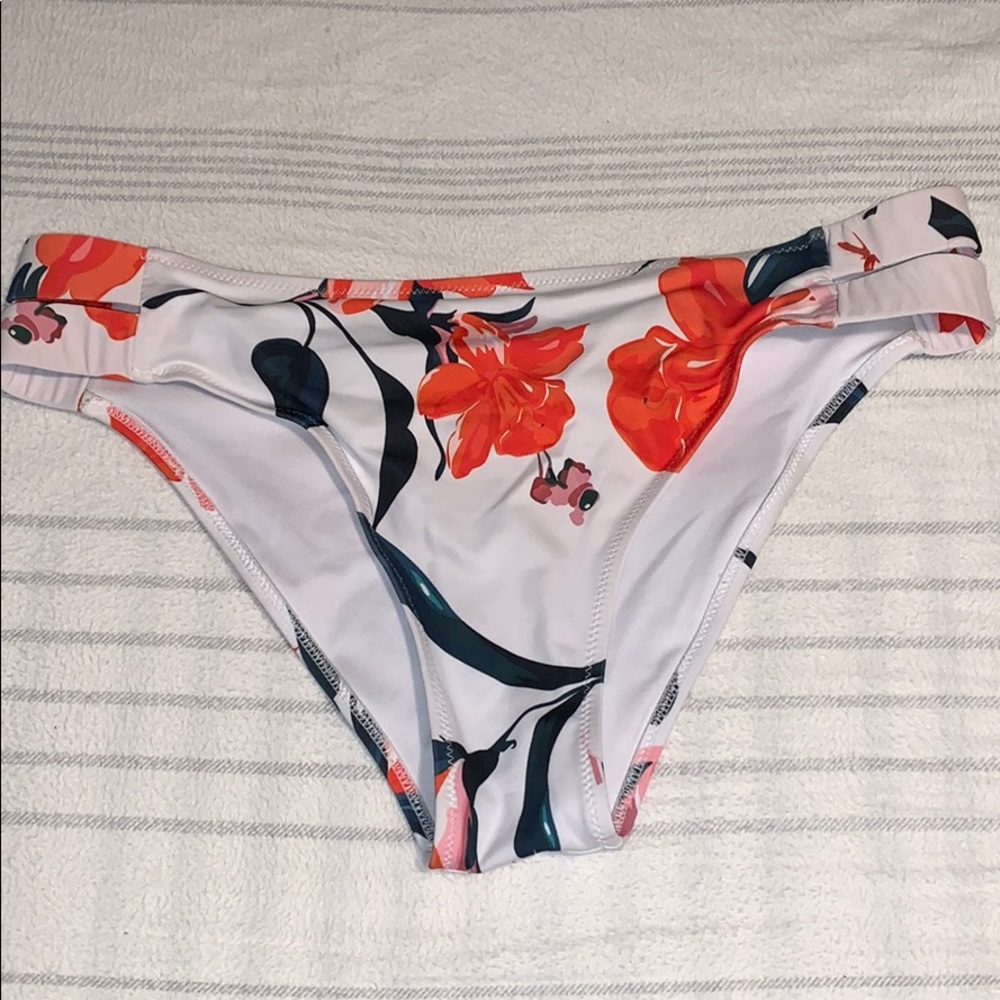 Cupshe Swim bottoms